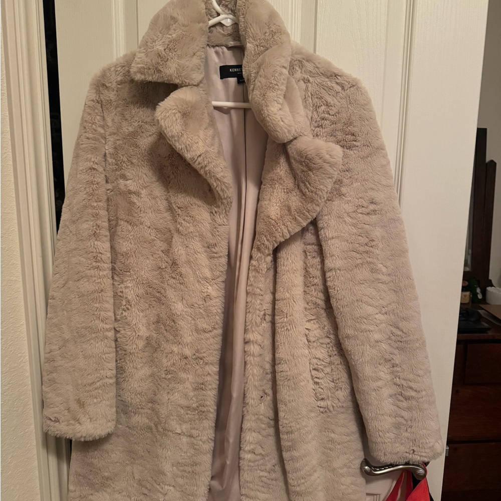 Kenneth Cole Plush Teddy Jacket in Cream